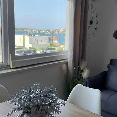 J&m 2- One Bedroom With Sea View Рогозница