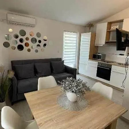 Апартаменты J&m 2- One Bedroom With Sea View *